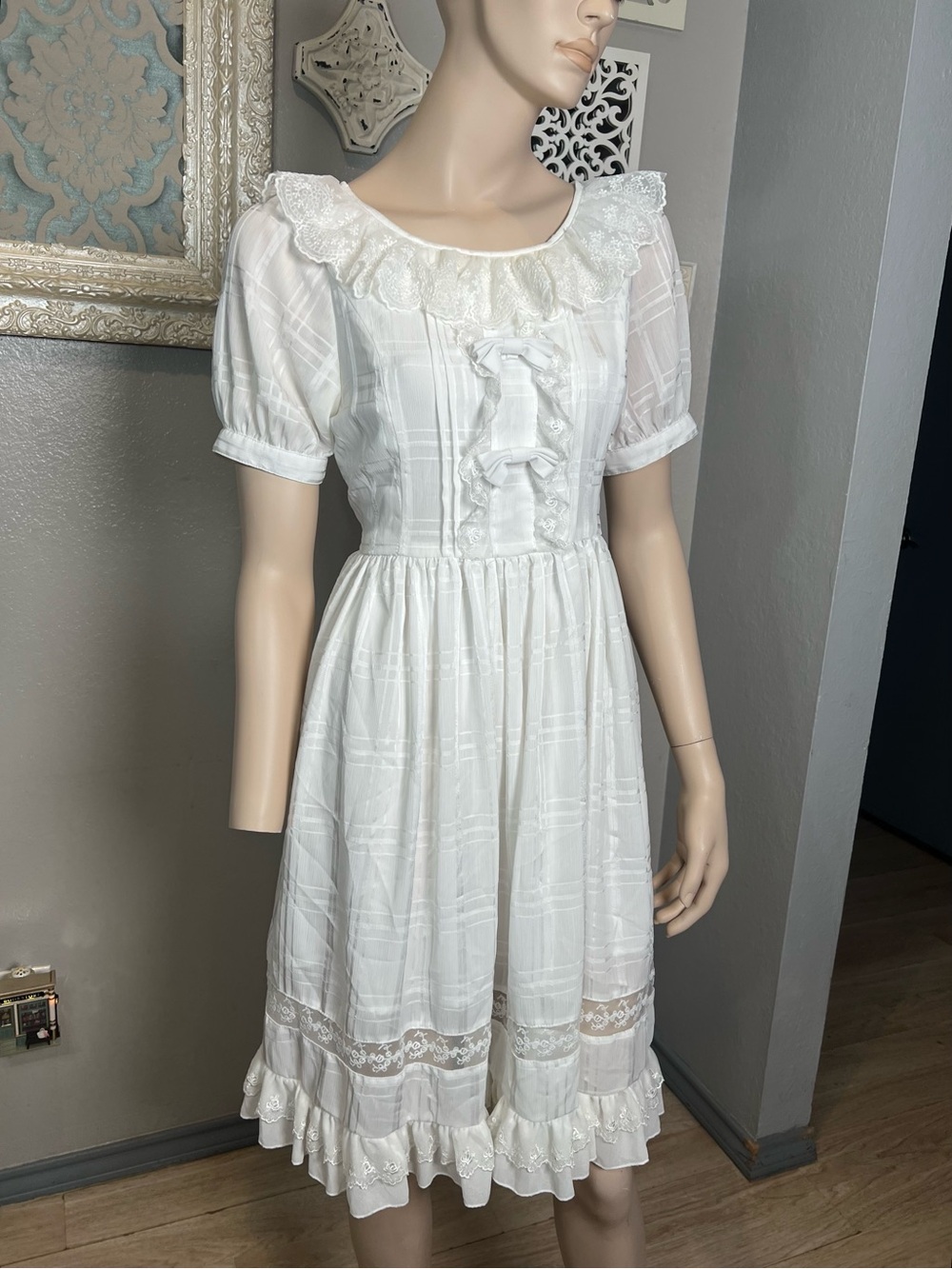 Lolitimes White Lace-Trim Midi Lolita Dress with Ruffle Collar - Picture 11 of 14